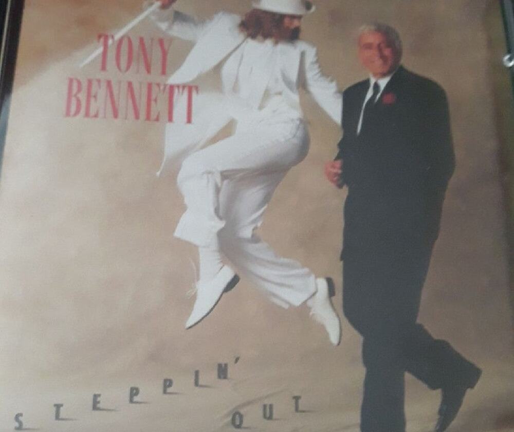 Tony Bennett Steppin' Out CD